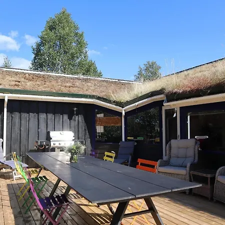 Semesterbostad 4 Star In *
