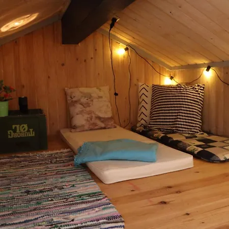 Semesterbostad 4 Star In *